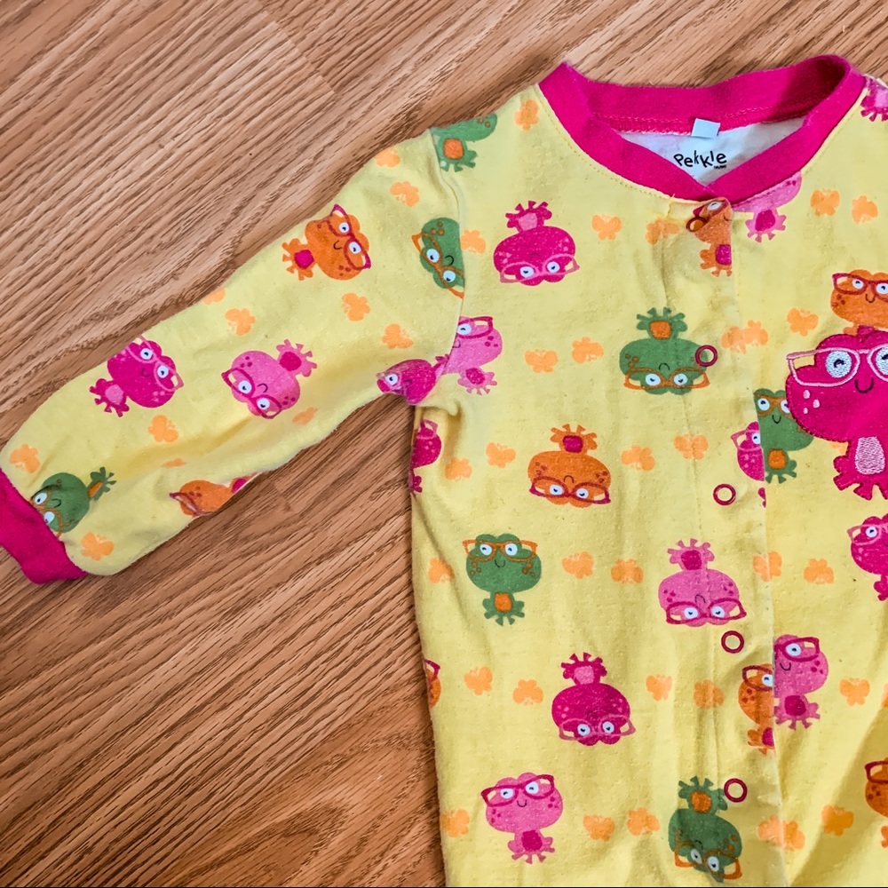 Pekkle • Frog Print Footed Sleeper